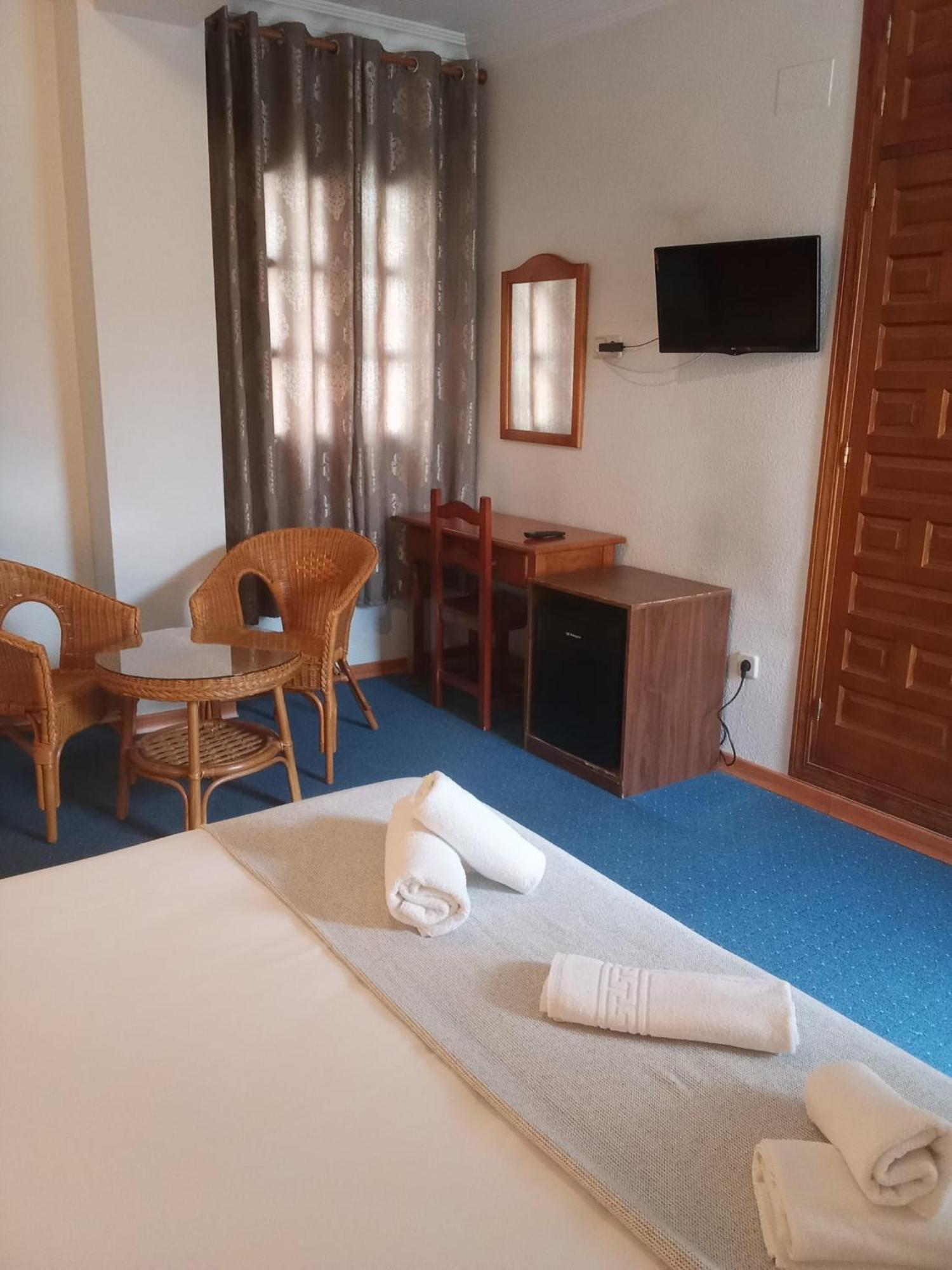 Hotel Mairena Mairena De Alcor Kültér fotó