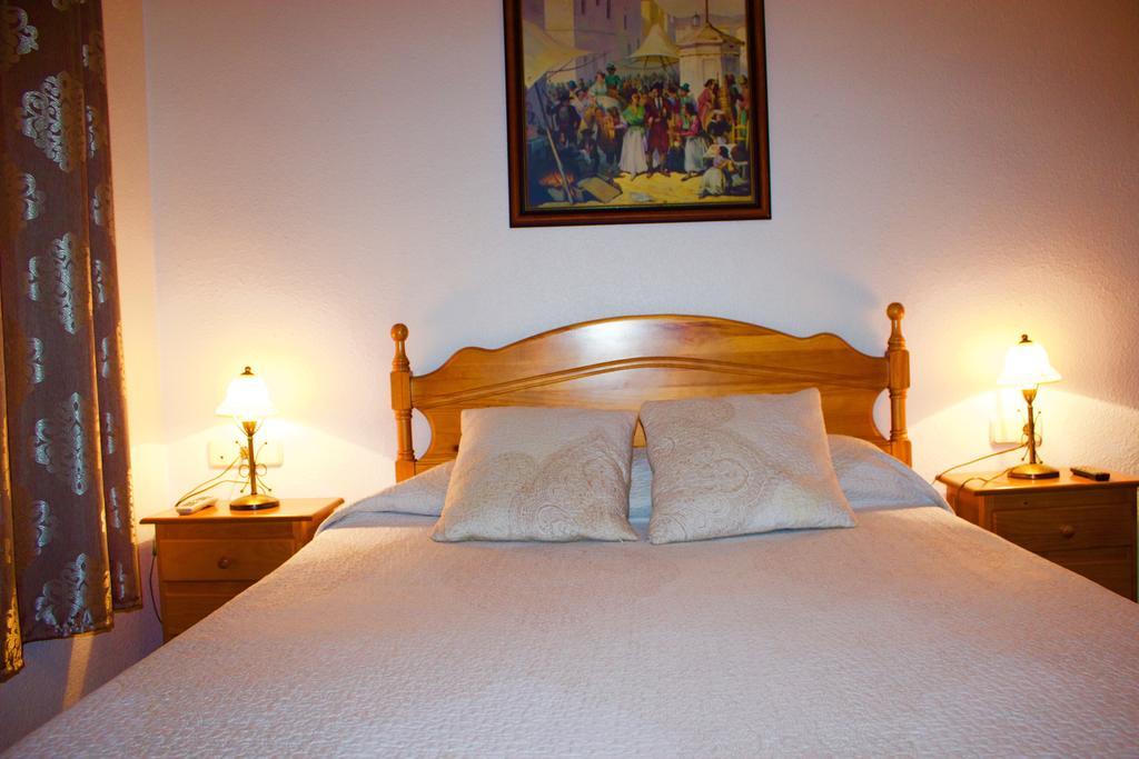 Hotel Mairena Mairena De Alcor Kültér fotó