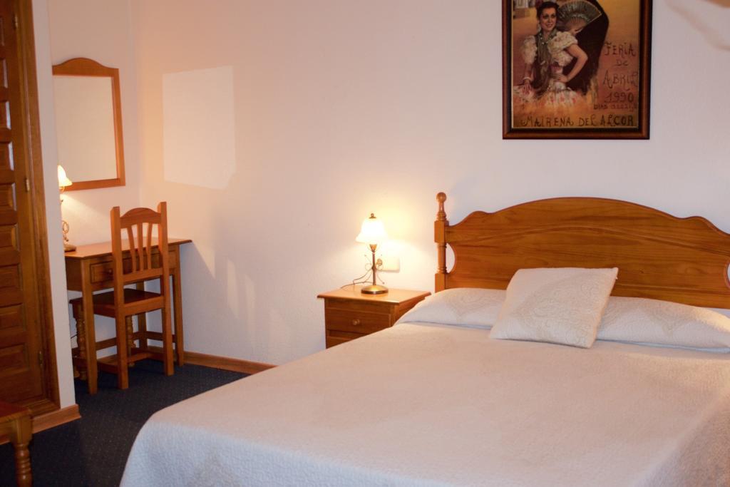 Hotel Mairena Mairena De Alcor Kültér fotó